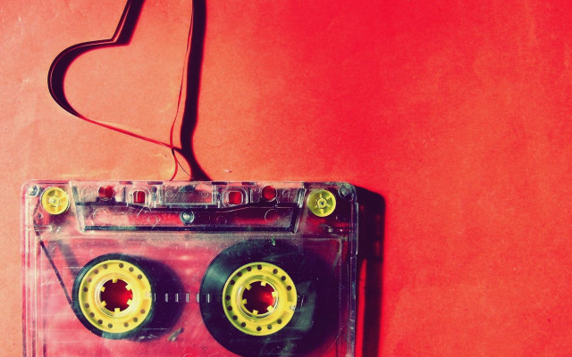 Cassette yellow circles heart red free wallpaper for desktop - medium preview image