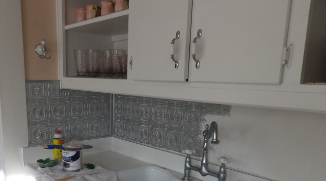 Kitchen sink cabinet glass counter free wallpaper for desktop - medium preview image