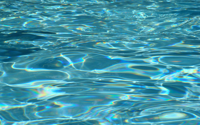 Pool blue water frisbee floating free wallpaper for desktop - medium preview image