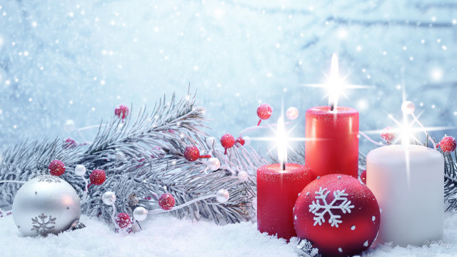 Candles christmas tree snow snowflake free wallpaper for desktop - medium preview image