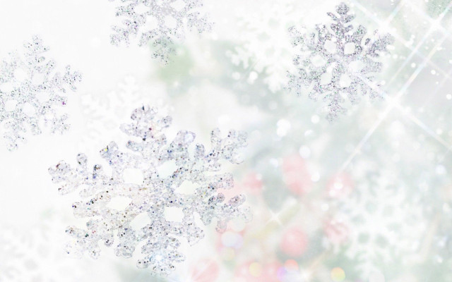 Snowflake blurry photo snowflakes winter free wallpaper for desktop - medium preview image