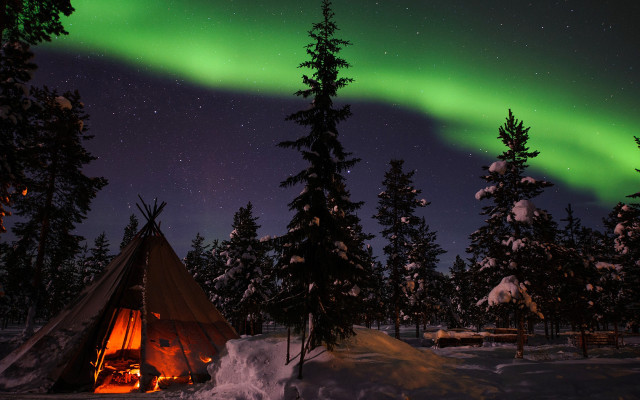 Tent snow green aurora forest free wallpaper for desktop - medium preview image