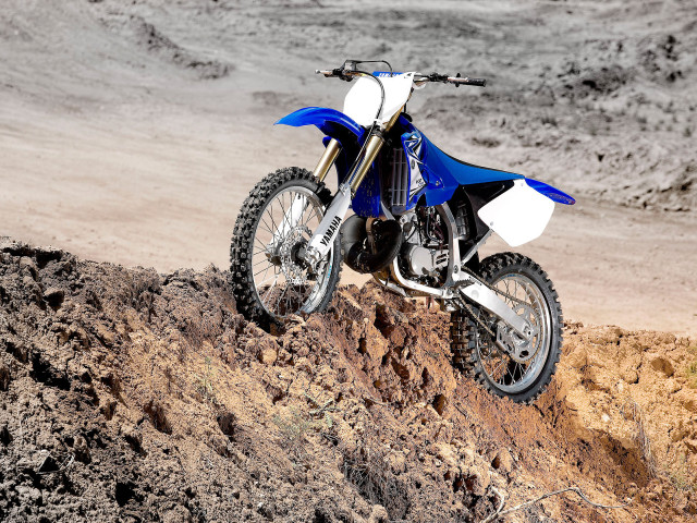 Dirt bike parked hill desert free wallpaper for desktop - medium preview image