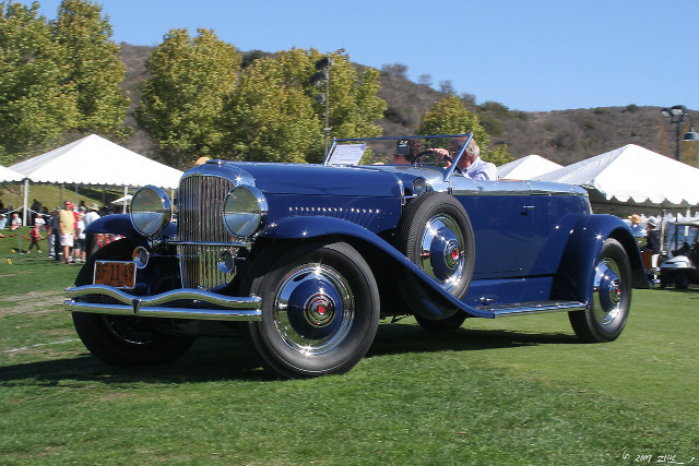 Blue car green field trees free wallpaper for desktop - medium preview image