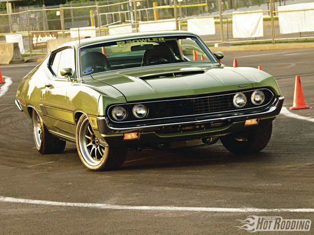 Green muscle car track orange free wallpaper for desktop - medium preview image