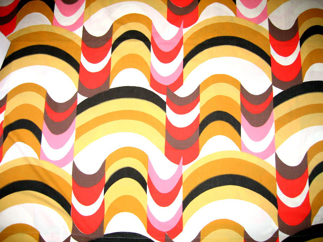 Colorful wavy lines white red free wallpaper for desktop - medium preview image