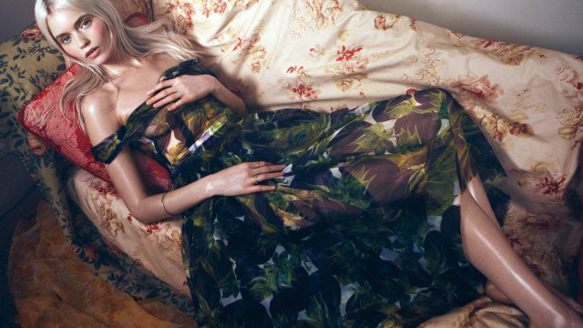 Christabel dennison fashion impressionist blonde free wallpaper for desktop - medium preview image