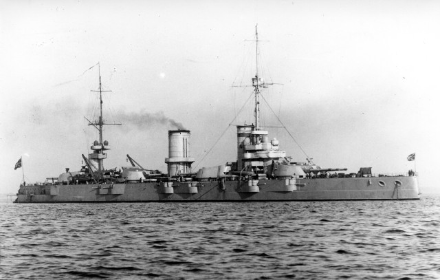 Battleship flag pole rayonism blackwhite free wallpaper for desktop - medium preview image