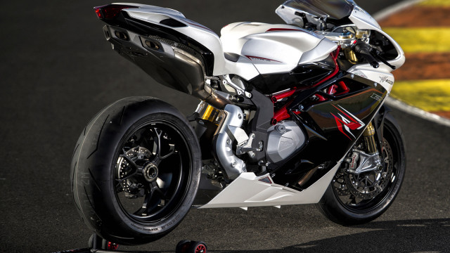 White motorcycle race track yellow free wallpaper for desktop - medium preview image