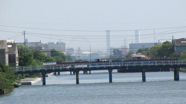 Bridge river powerlines city background free wallpaper for desktop - medium preview image