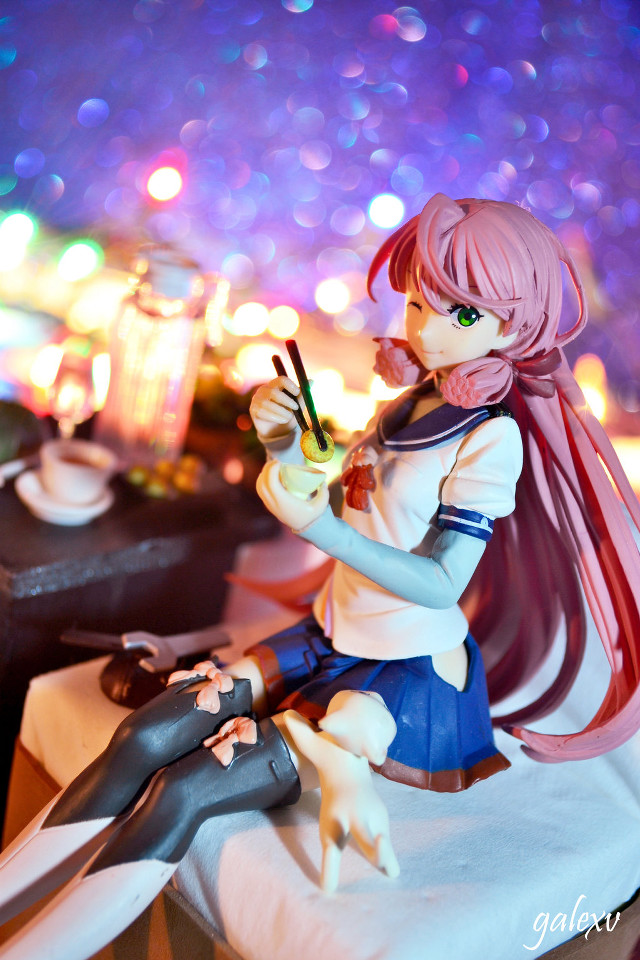 Statue girl table coffee cat free wallpaper for mobile - medium preview image