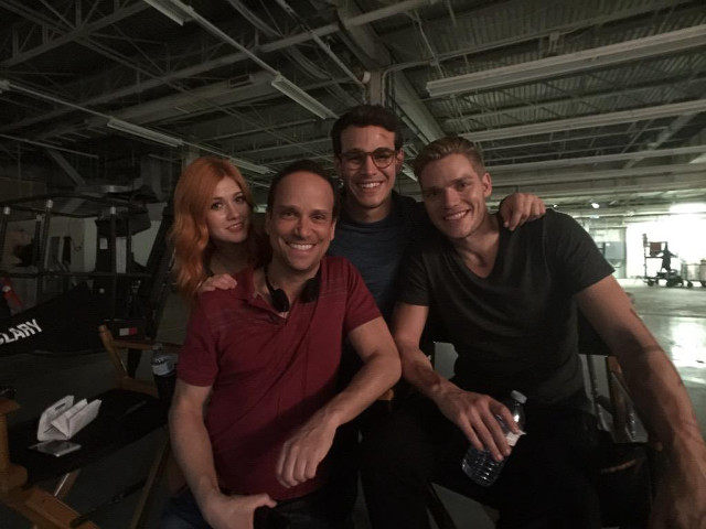 Group people sitting room ceiling free wallpaper for desktop - medium preview image