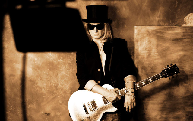 Man top hat sunglasses guitar free wallpaper for desktop - medium preview image