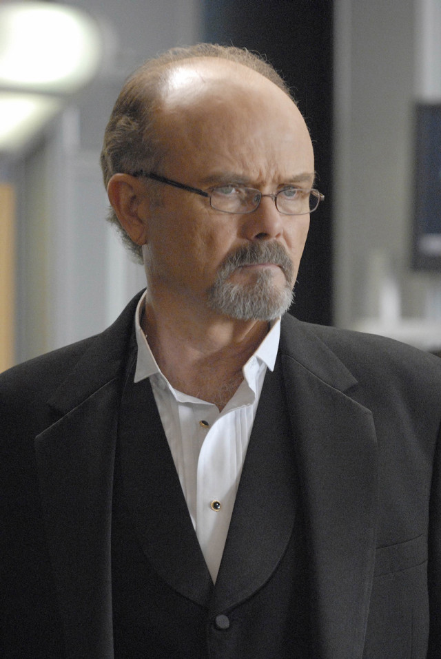 Man beard glasses looking side free wallpaper for mobile - medium preview image