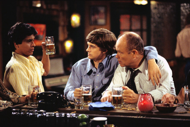 Three men sitting table drinking free wallpaper for desktop - medium preview image