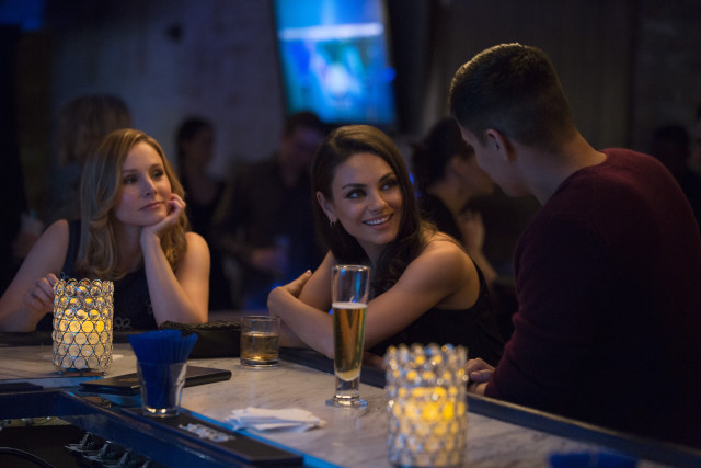 Bar group drinks television sitting free wallpaper for desktop - medium preview image