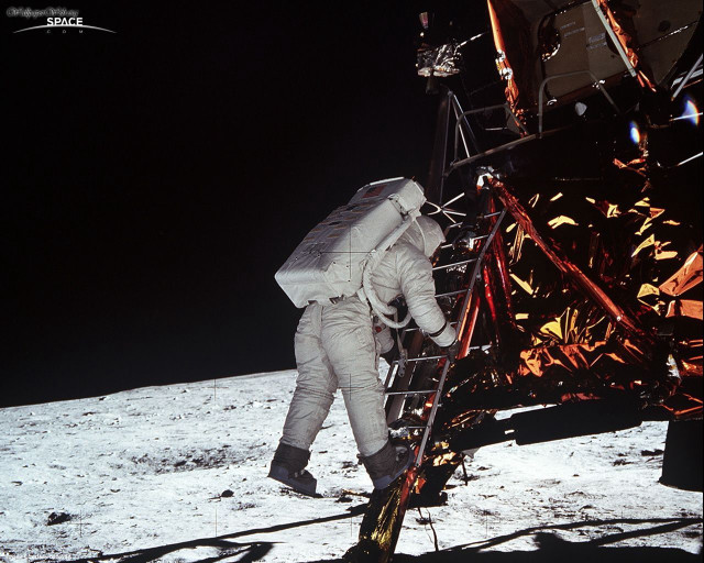 Astronaut moon ladder shuttle blood free wallpaper for desktop - medium preview image