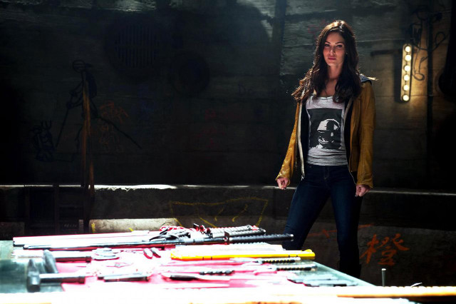 Eve ryder standing table tools free wallpaper for desktop - medium preview image