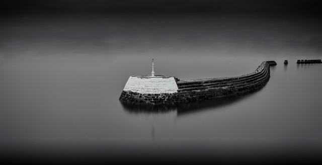 Black white boat water pier free wallpaper for desktop - medium preview image