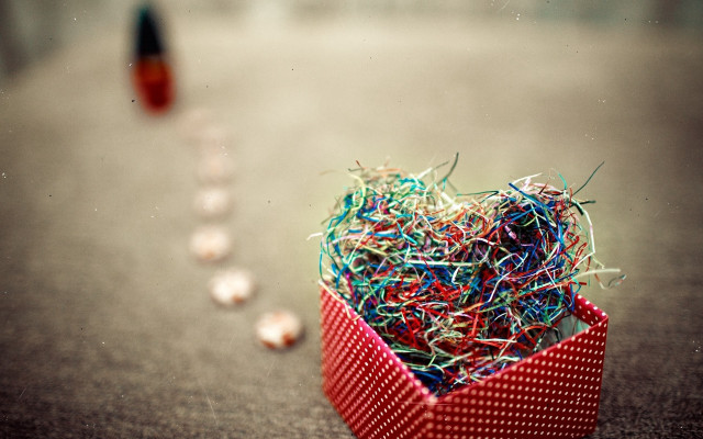 Red box heart table red free wallpaper for desktop - medium preview image