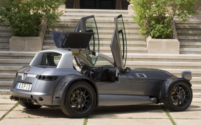 Silver car building steps laptop free wallpaper for desktop - medium preview image