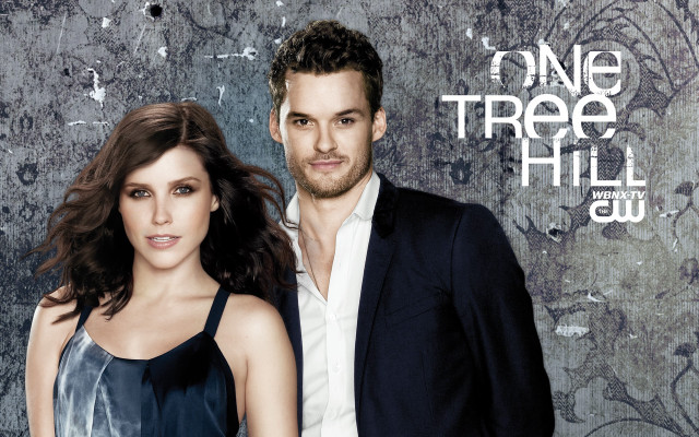 Man woman standing wall tree free wallpaper for desktop - medium preview image