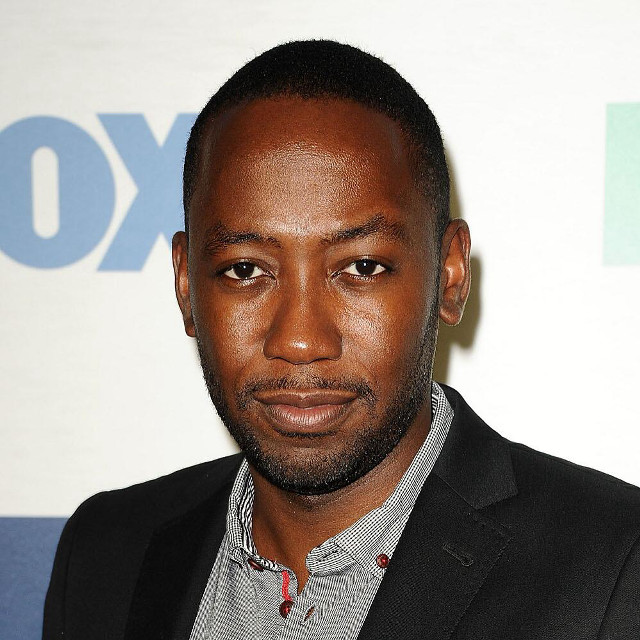 Man suit tie posing picture #6 free wallpaper for tablet - medium preview image