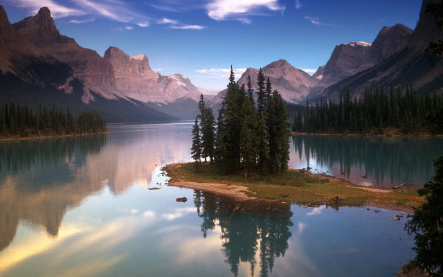 Lake mountains trees island nature free wallpaper for desktop - medium preview image