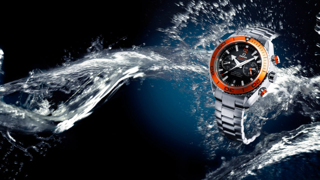 Floating watch water splash night free wallpaper for desktop - medium preview image
