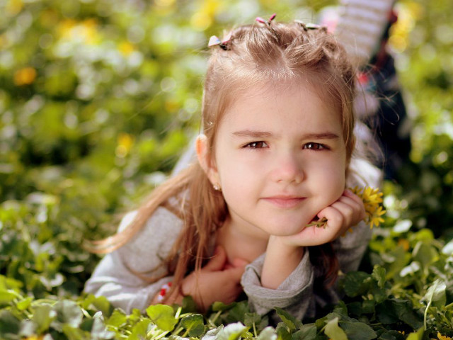 Little girl grass hands chin #6 free wallpaper for desktop - medium preview image