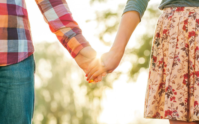 Couple holding hands park trees free wallpaper for desktop - medium preview image