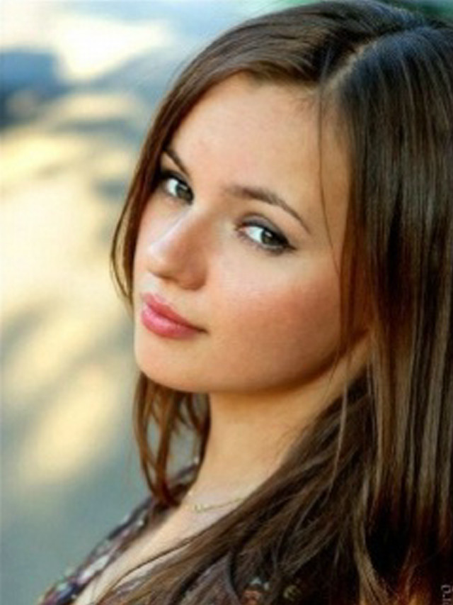 Beautiful woman long hair brown free wallpaper for mobile - medium preview image