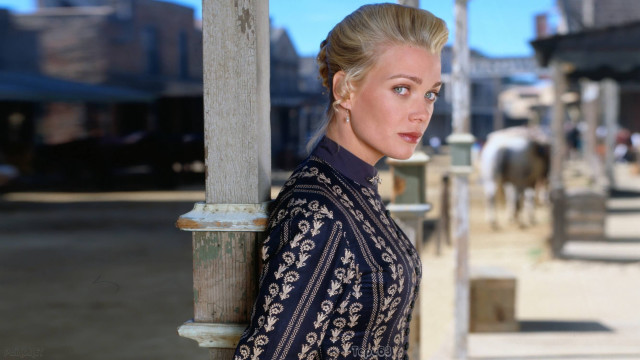 Woman standing pole street corner free wallpaper for desktop - medium preview image