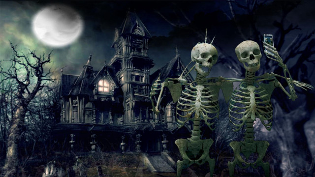 Skeletons creepy house full moon #2 free wallpaper for desktop - medium preview image
