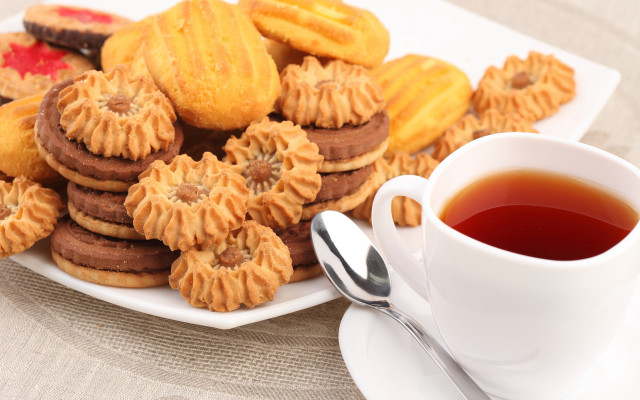 Cookies tea plate spoon spoonrest free wallpaper for desktop - medium preview image