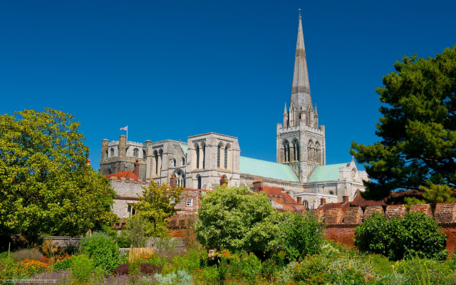 Cathedral steeple park romanesque tiltshift free wallpaper for desktop - medium preview image