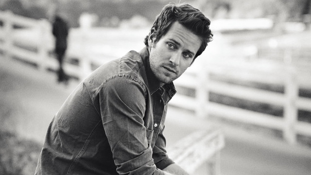 Man bench park serious look free wallpaper for desktop - medium preview image