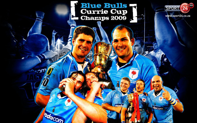 Men holding trophy smiling group free wallpaper for desktop - medium preview image