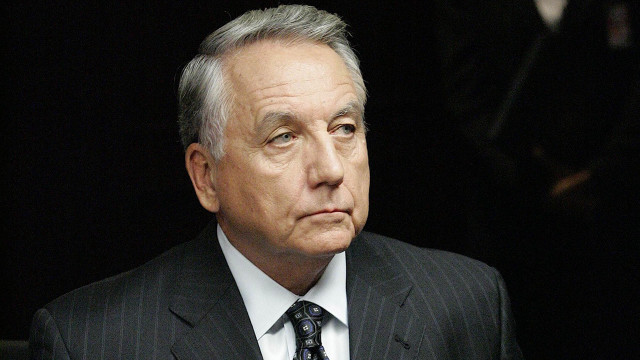 Man suit tie serious look #44 free wallpaper for desktop - medium preview image