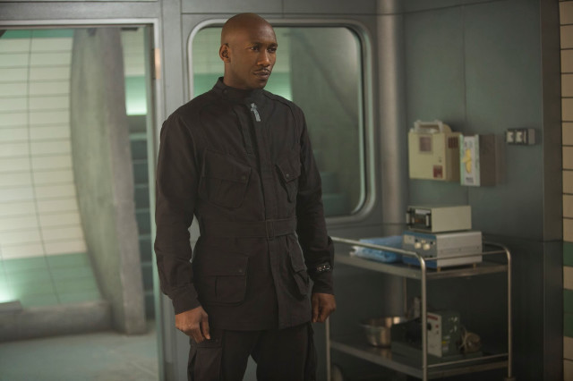 Man suit room window table free wallpaper for desktop - medium preview image