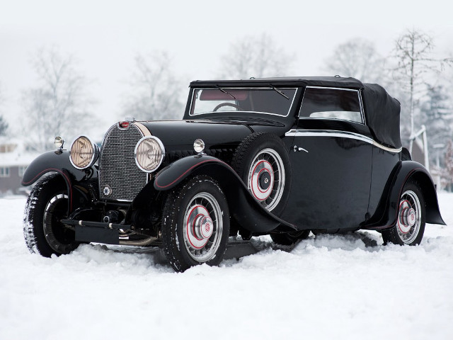 Old black car snow driveway free wallpaper for desktop - medium preview image