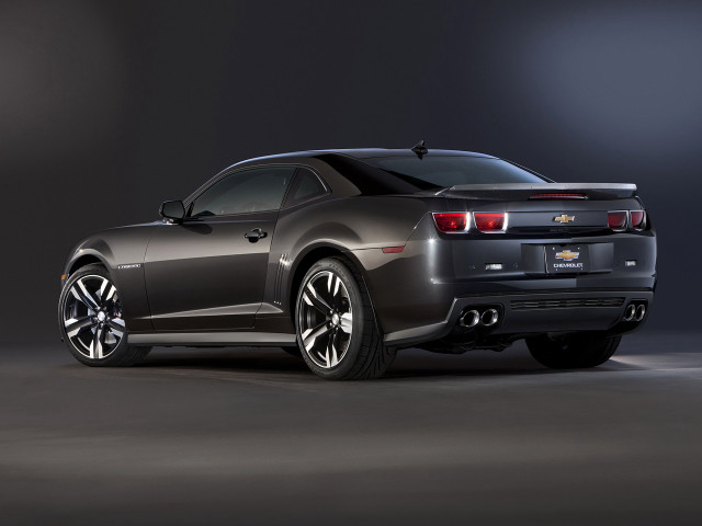 Chevrolet camaro studio photo black free wallpaper for desktop - medium preview image