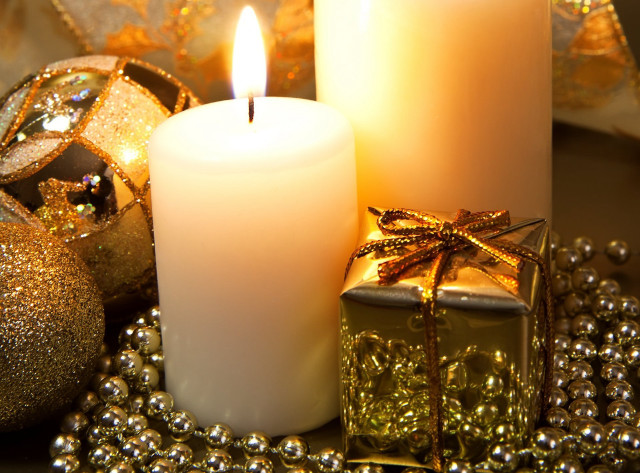 Candle gift table ornaments gold free wallpaper for desktop - medium preview image
