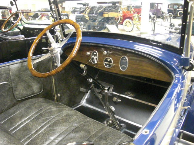 Car steering wheel dashboard wooden free wallpaper for desktop - medium preview image