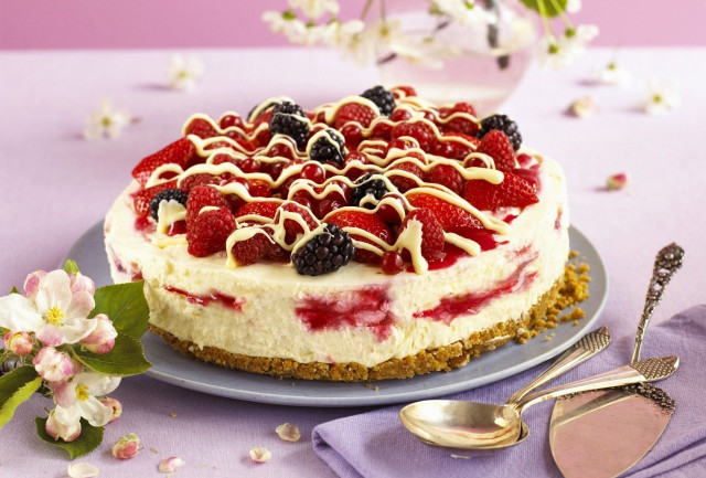 Cake berries cream plate fork #2 free wallpaper for desktop - medium preview image