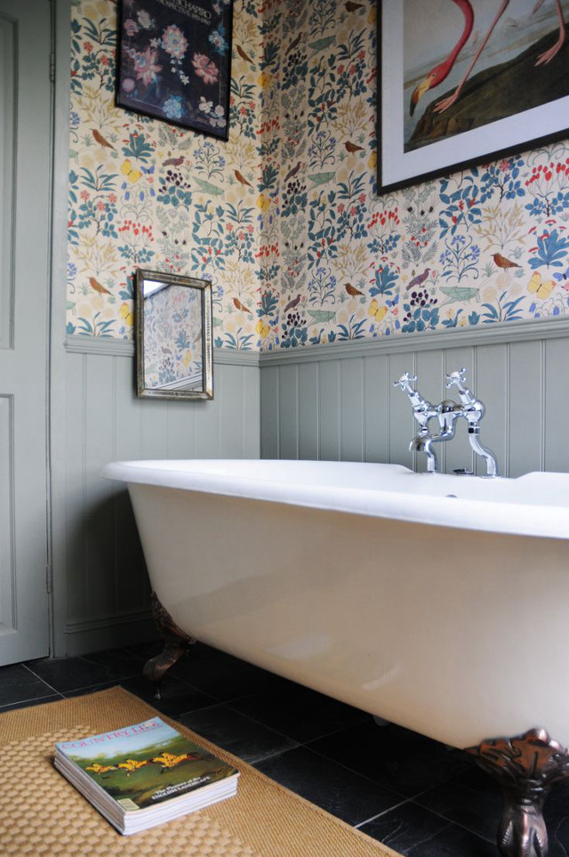 Bathtub bathroom book floor picture free wallpaper for mobile - medium preview image