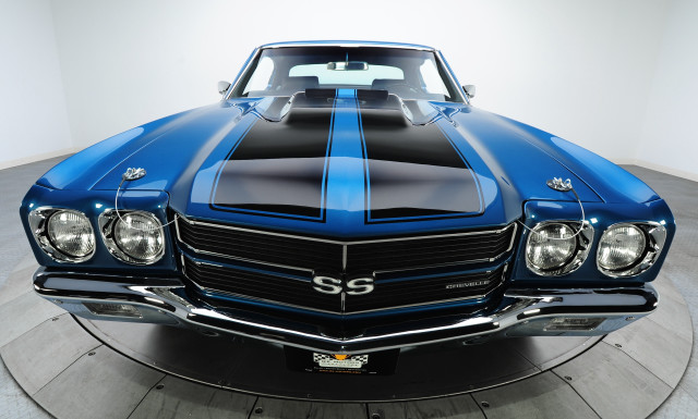 Blue black car museum white free wallpaper for desktop - medium preview image