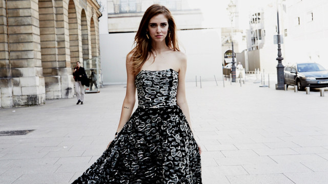 Woman black white dress suitcase free wallpaper for desktop - medium preview image