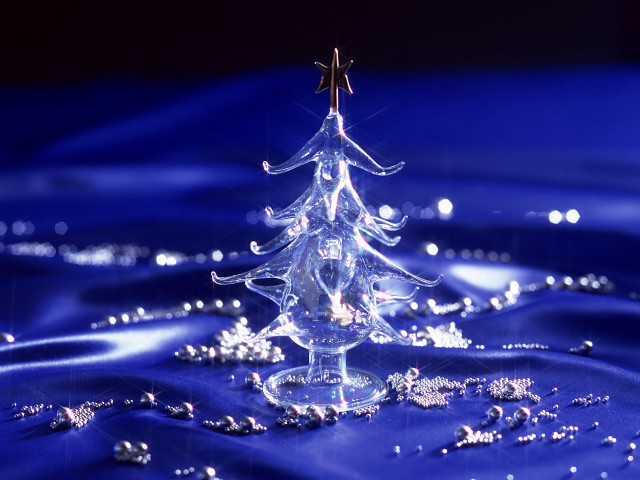 Glass christmas tree blue background free wallpaper for desktop - medium preview image