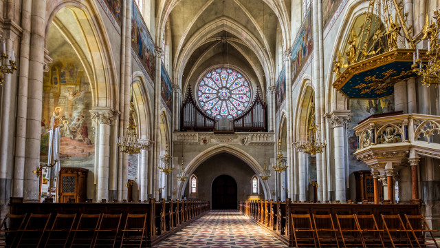 Church stained glass window checkered free wallpaper for desktop - medium preview image